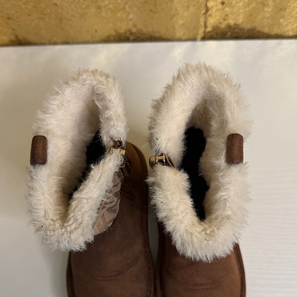 Michael Kors Yancy girl Toddler Suede Boots with Cream Fur - Picture 7 of 11